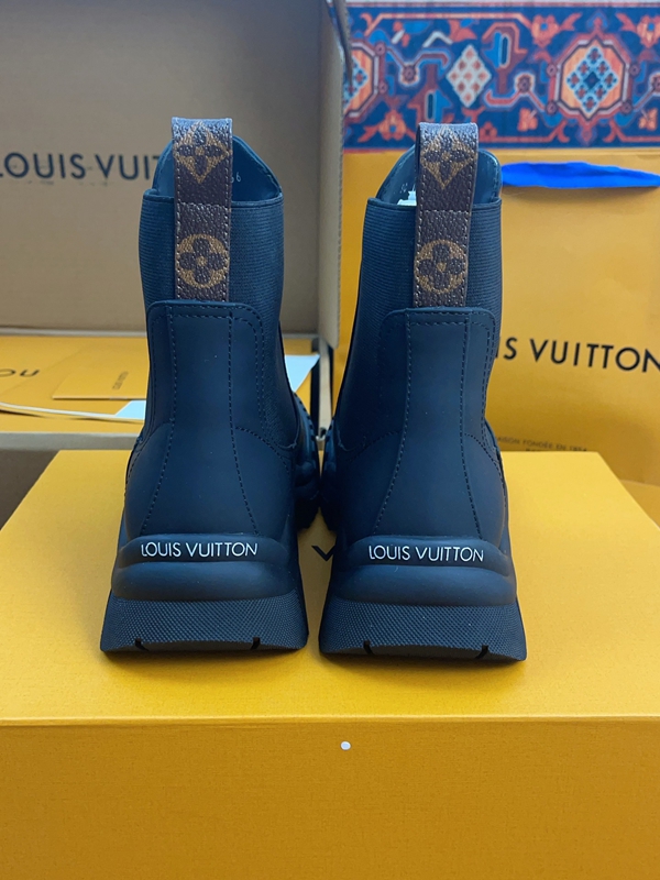 ルイヴィトン靴着用イメージ